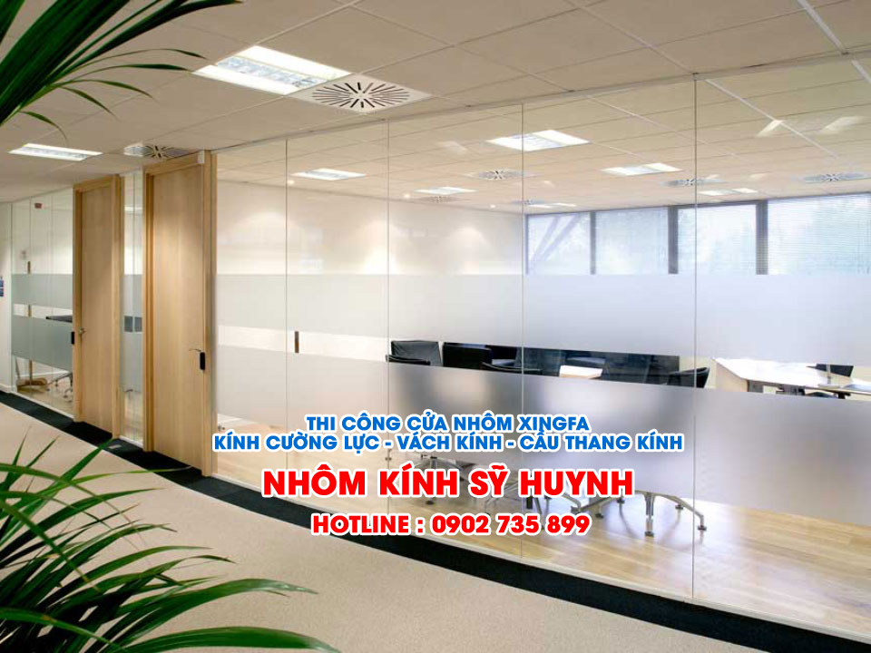 vách kính cường lực quảng trị 