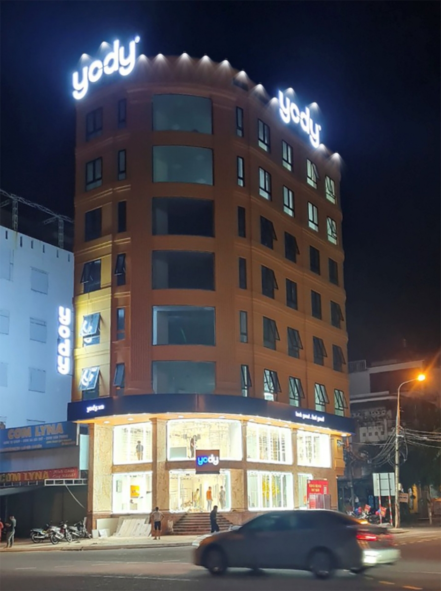 thi công kính cường lực miền trung và tây nguyên