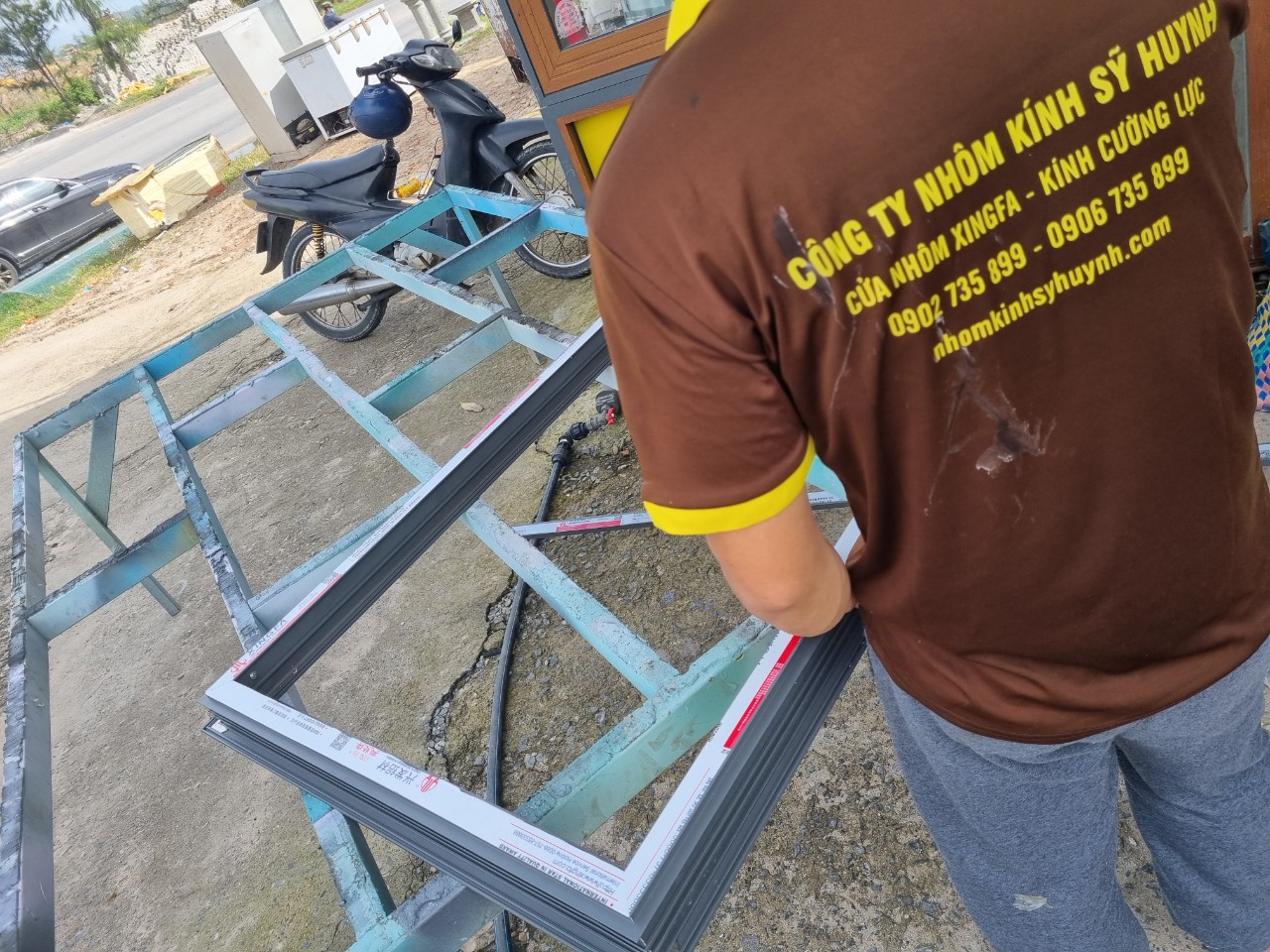 thi công kính cường lực quảng nam